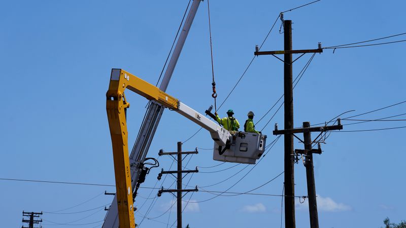 Read more about the article Hawaiian Electric says power lines started morning fire on August 8 but not afternoon Lahaina Fire – CNN