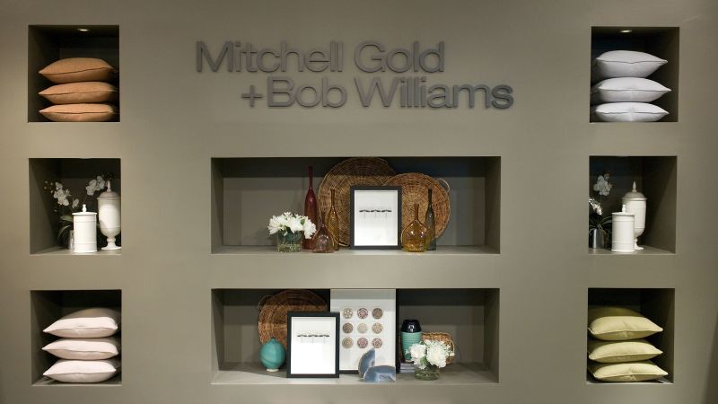 Mitchell Gold + Bob Williams, която се разрасна от малък
