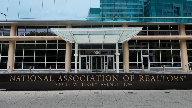 NextImg:Head of powerful real estate trade group resigns amid sexual harassment allegations | CNN Business