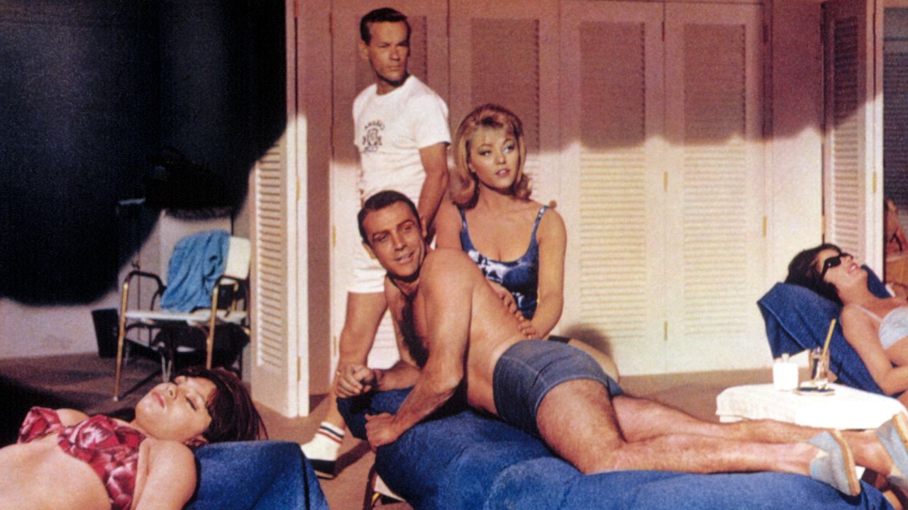 GOLDFINGER, Sean Connery, Margaret Nolan, 1964