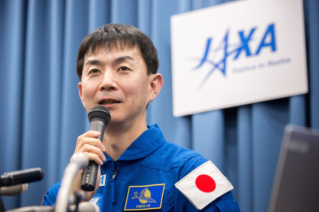 EDD6HJ Tokyo, Japan. 5th Jan, 2015. Japanese astronaut Kimiya Yui expresses his enthusiasm for a six-month stay aboard the International Space Station during a news conference in Tokyo on Monday, January 5, 2015. Yui, 44, was selected as a flight engineer for the upcoming mission to the ISS in charge of its operations and science experiments using the space environment. Credit:  AFLO/Alamy Live News