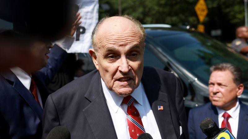 Rudy Giuliani perd un procès en diffamation intenté par deux responsables électoraux de Géorgie