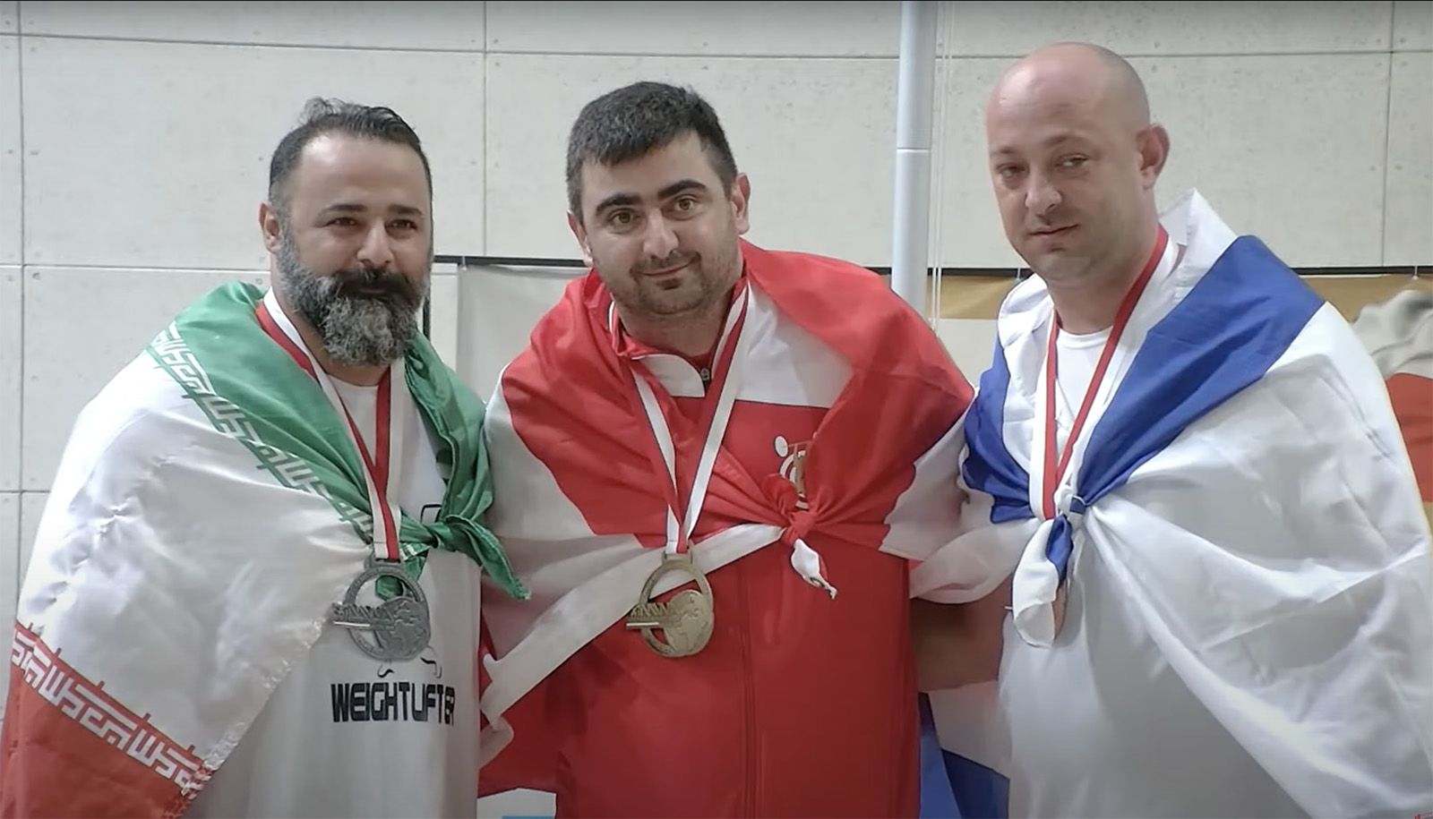 Atleta iraniano é banido após apertar a mão de israelense em campeonato -  Guiame