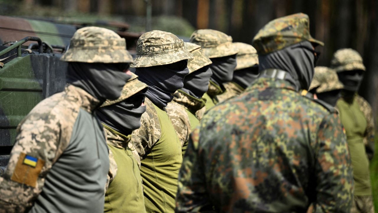 Ukrainian soldiers during a media day of the European Union Military Assistance Mission in support of Ukraine in Klietz, Germany, on August 17. Russian military hackers have been targeting Ukrainian soldiers' mobile devices in a bid to steal sensitive battlefield information.