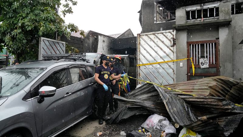 Смъртоносен пожар погълна домашен склад във Филипините