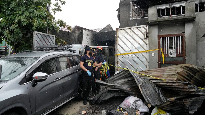 NextImg:Deadly fire engulfs home warehouse in the Philippines | CNN