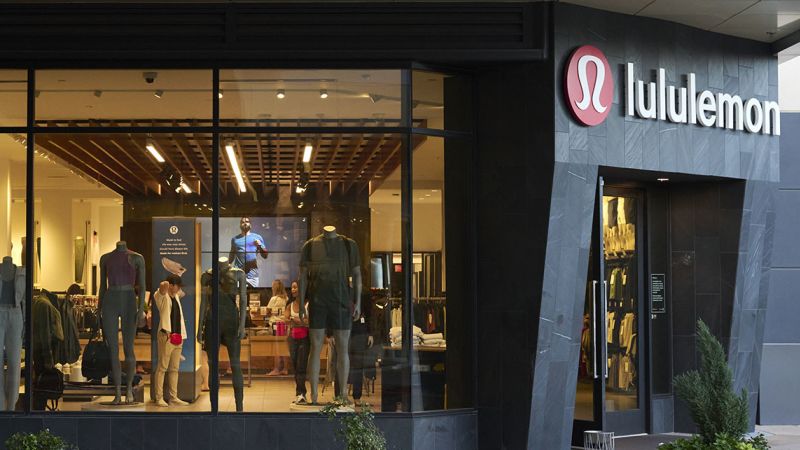 You are currently viewing In Lululemon and Dollar General earnings signs of a possible economic split – CNN