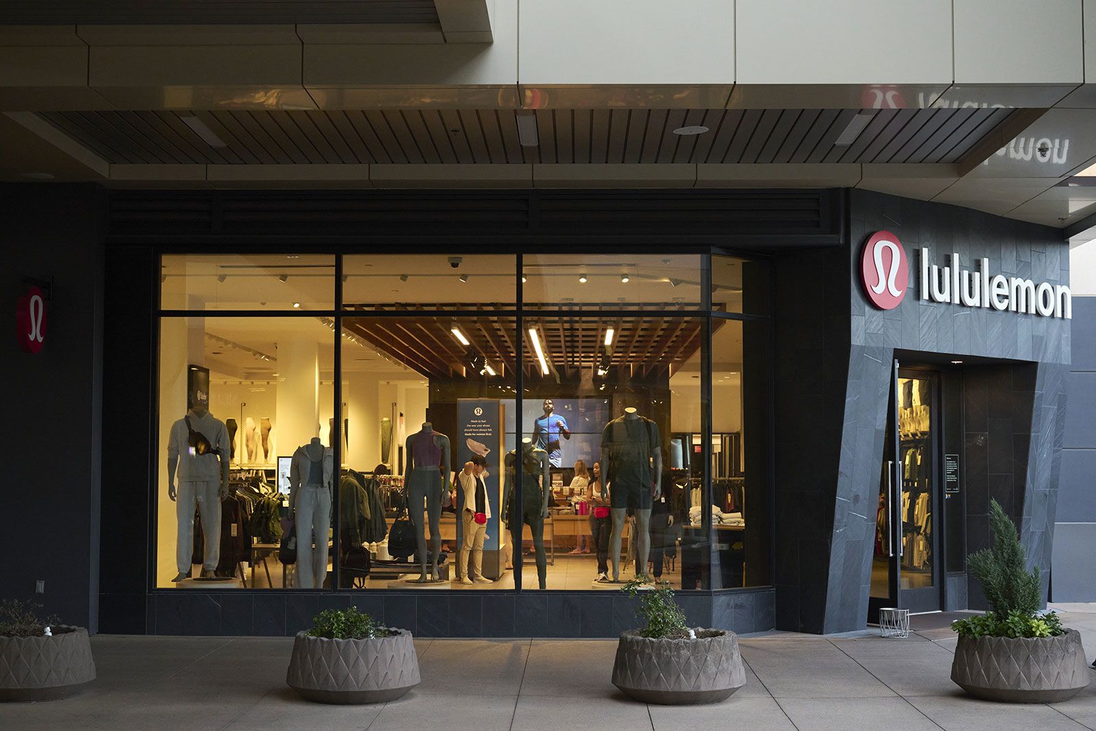 Analyst on Lululemon earnings: Their consumer 'is getting squeezed