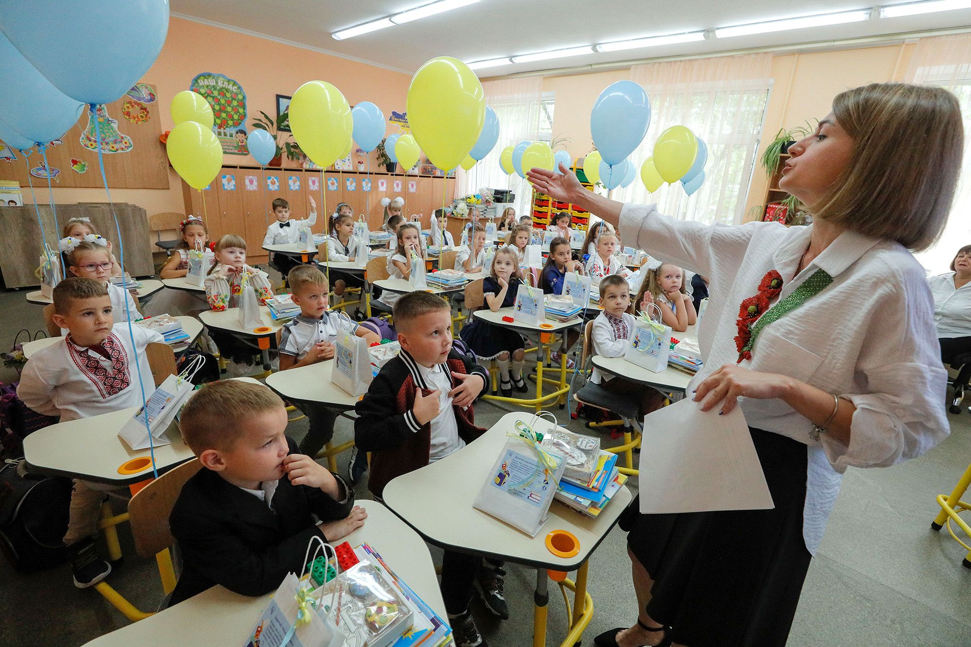 Tsalan Yura getting go to new school in Ukraine
