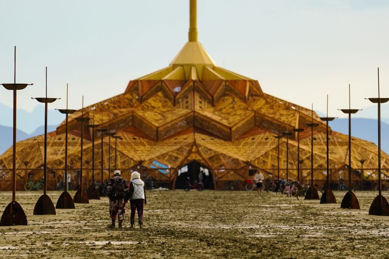 Thousands Of Burning Man Festival Attendees Remain Stuck In The Nevada ...