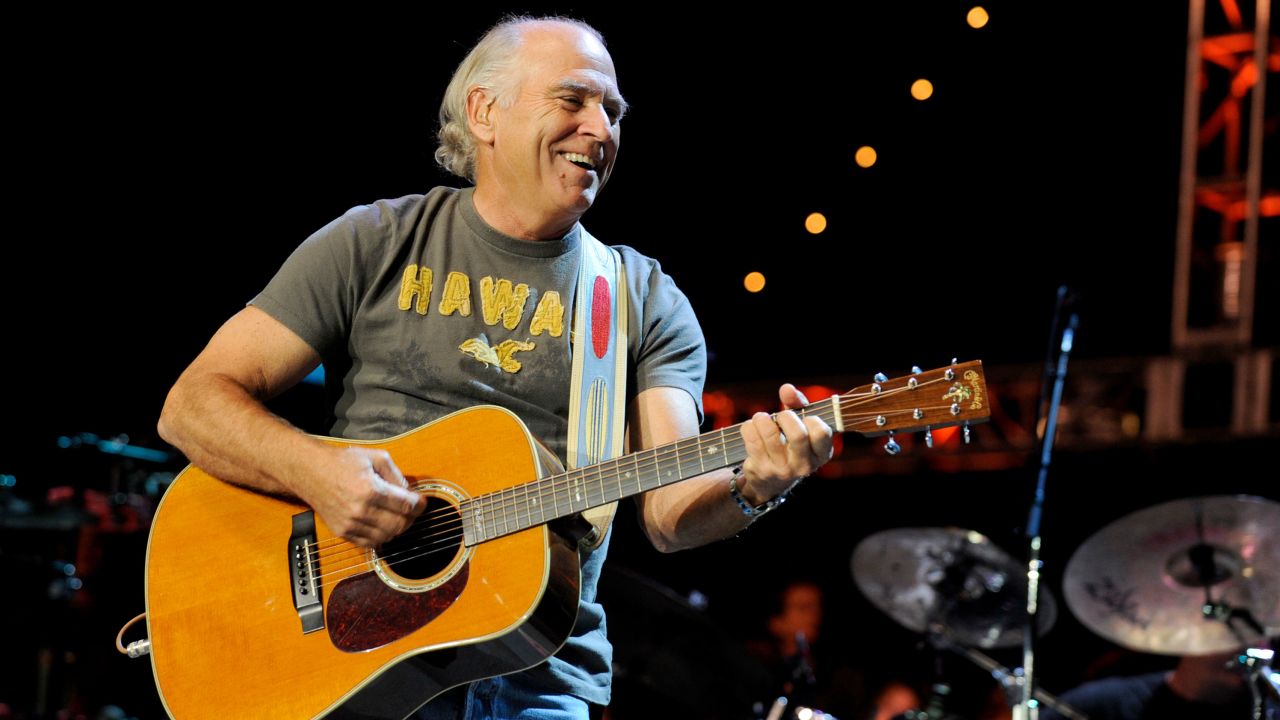 MOUNTAIN VIEW, CA - OCTOBER 24: Jimmy Buffett performs as part of the 23rd Annual Bridge School Benefit at Shoreline Amphitheatre on October 24, 2009 in Mountain View California. (Photo by Tim Mosenfelder/Getty Images)