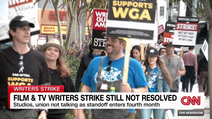 exp Hollywood writers strike gavin mueller intv 090403aseg3 cnni us_00000921.png