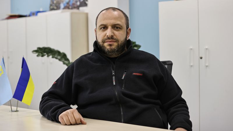 Кримски татарин ще стане министър на отбраната на Украйна в критичен момент от конфликта