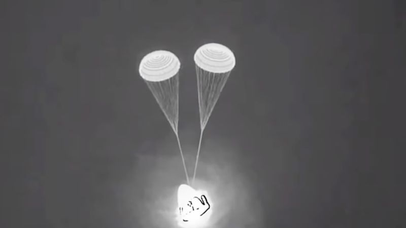 NASA의 SpaceX Crew-6 우주비행사가 플로리다 근처에 착륙했습니다.