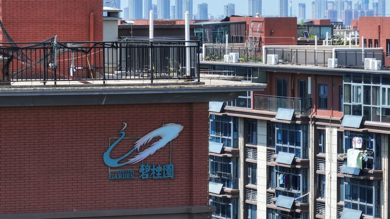 NextImg:Country Garden gets 'near-term reprieve' after bondholders agree to extend debt payment | CNN Business