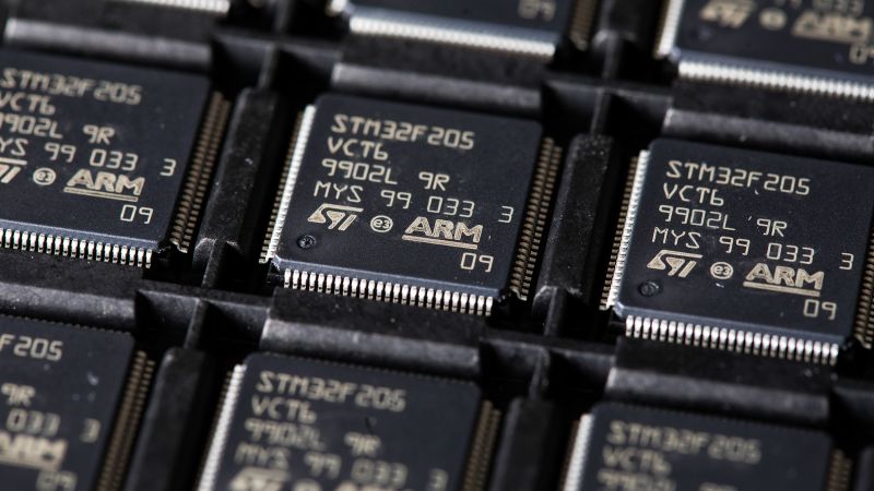 IPO-то на Arm може да оцени компанията за чипове на 52 милиарда долара. Apple, Google и Nvidia проявяват интерес