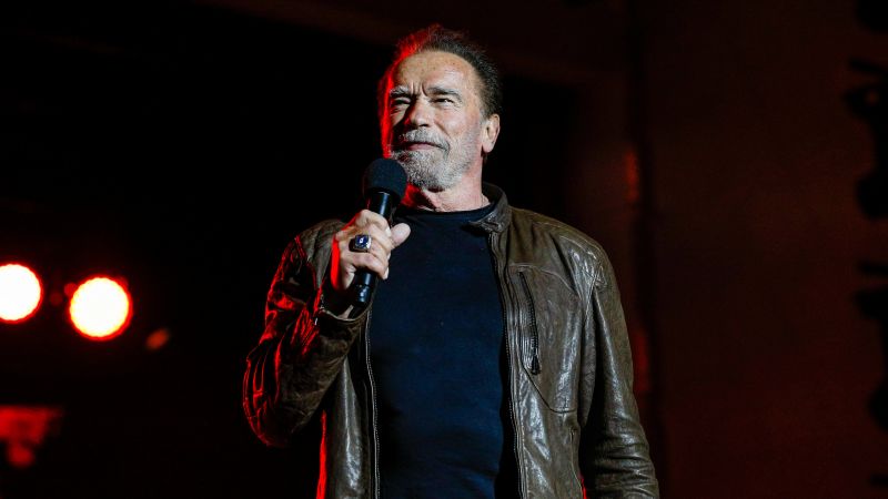 NextImg:Arnold Schwarzenegger recalls scary moment after open-heart surgery: 'I was in the middle of a disaster' | CNN