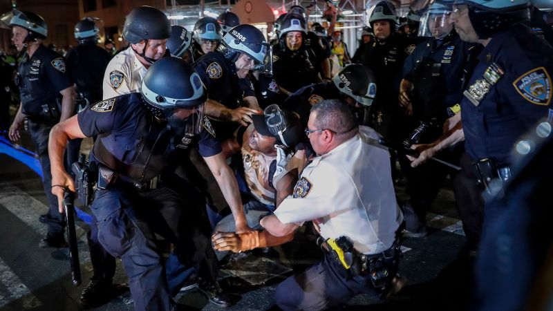 Генералният прокурор на Ню Йорк и групите за граждански свободи постигат „забележително споразумение“ с полицията на Ню Йорк относно протестните реакции по време на демонстрациите „Животът на чернокожите има значение“ през 2020 г.
