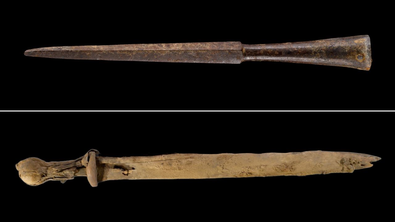 roman artifacts weapons