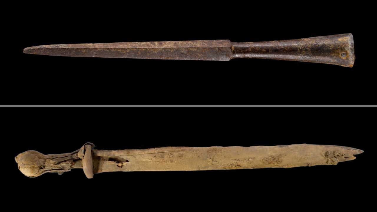 The shafted pilum (top) and one of the swords.