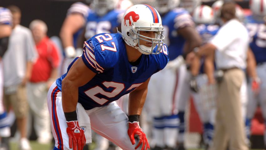 Buffalo Bills safety Coy Wire lines up on defense against the Tampa Bay Buccaneers in the second quarter September 18, 2005 in Tampa. (Photo by Al Messerschmidt/Getty Images)
