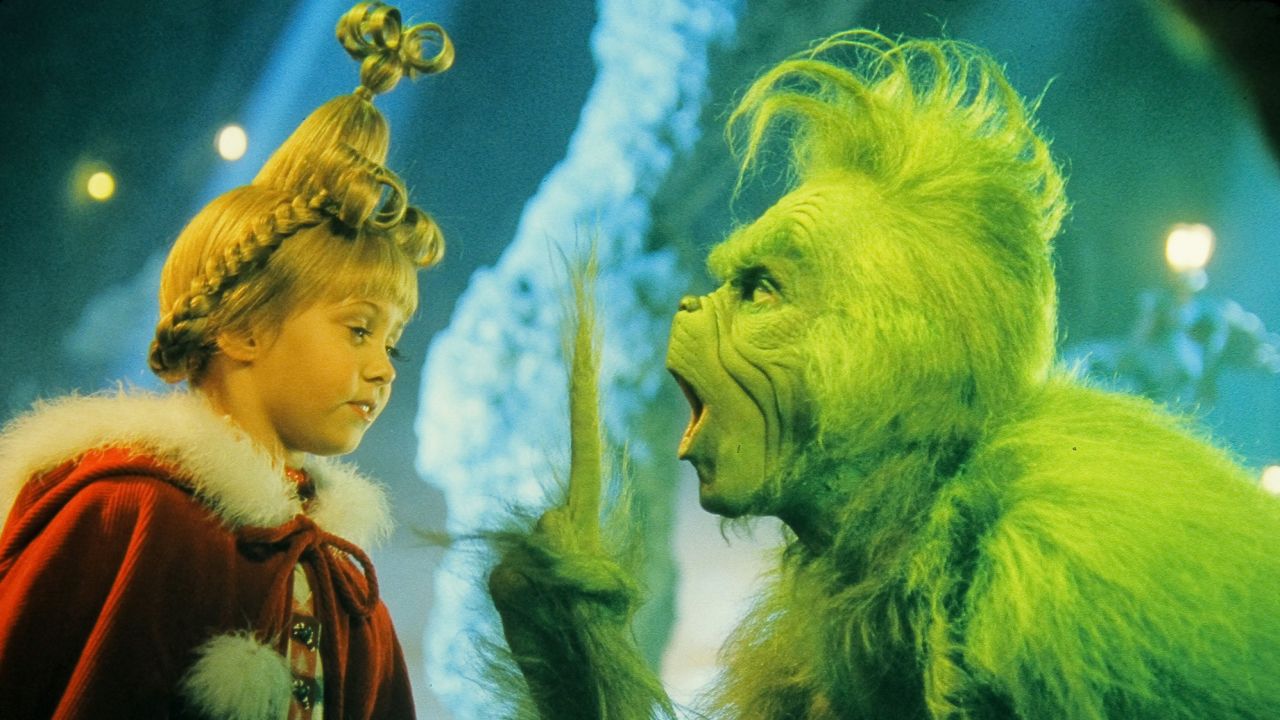 Momsen (left) in "How the Grinch Stole Christmas" (2000).