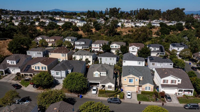 NextImg:Mortgage rates drop for a second week, but remain above 7% | CNN Business