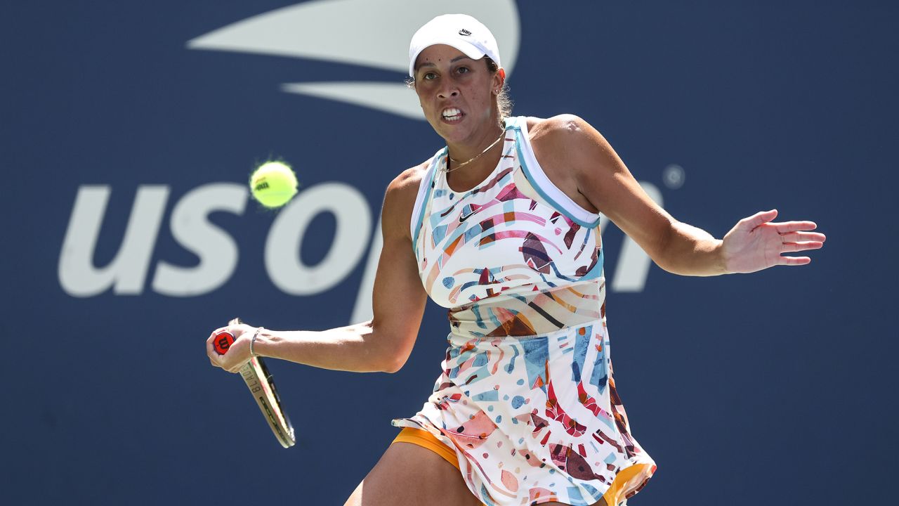 Keys returns a shot to Liudmila Samsonova during the third round of the US Open.