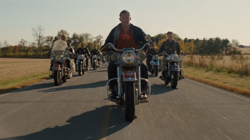 NextImg:Austin Butler and Tom Hardy rev up in retro trailer for 'Bikeriders' movie | CNN