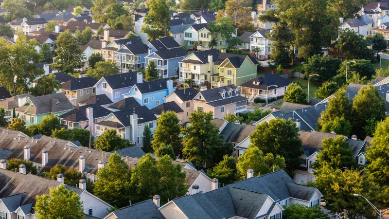NextImg:Have you run into difficulty getting a loan recently? | CNN Business