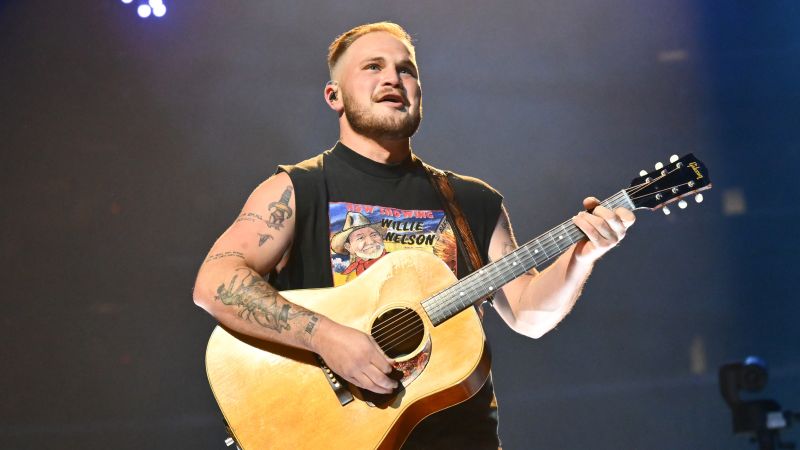 Der Country-Sänger Zack Bryan wurde in Oklahoma festgenommen und entschuldigte sich in den sozialen Medien