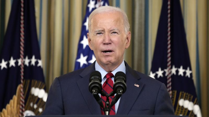 Read more about the article Biden walks a fine line as possible UAW strike looms – CNN
