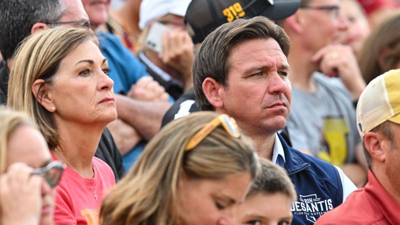 O governador de Iowa, Kim Reynolds, apoiará Ron DeSantis