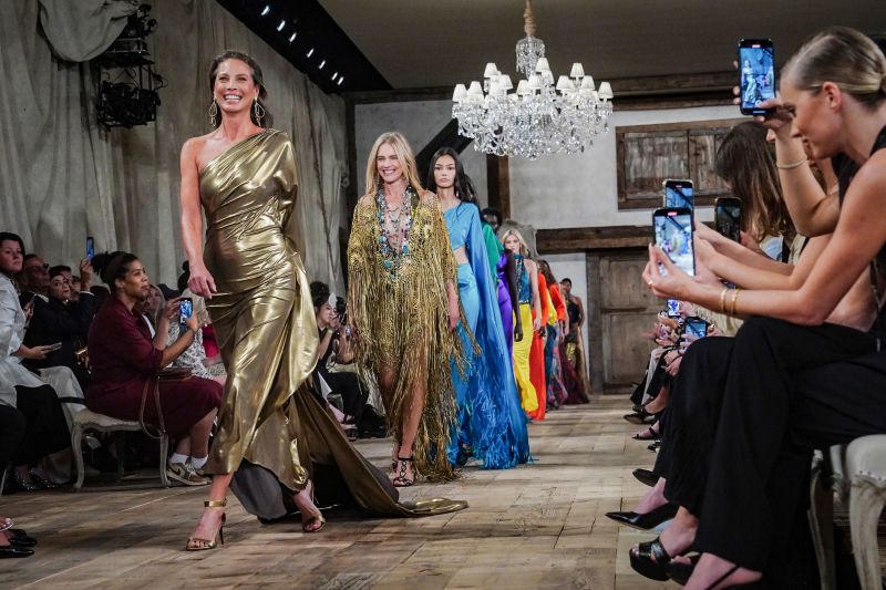 New York Fashion Week Highlights from Spring-Summer 2024 shows picture picture image