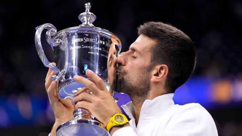 Novak Djokovic venceu Daniil Medvedev para vencer a final masculina do Aberto dos Estados Unidos, ampliando seu recorde de títulos de Grand Slam para 24.