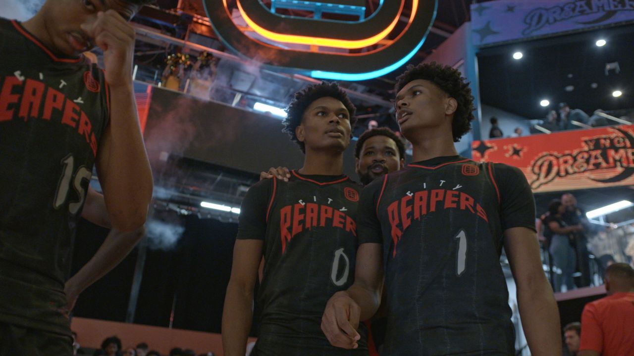 Amen and Ausar Thompson in "One Shot: Overtime Elite."