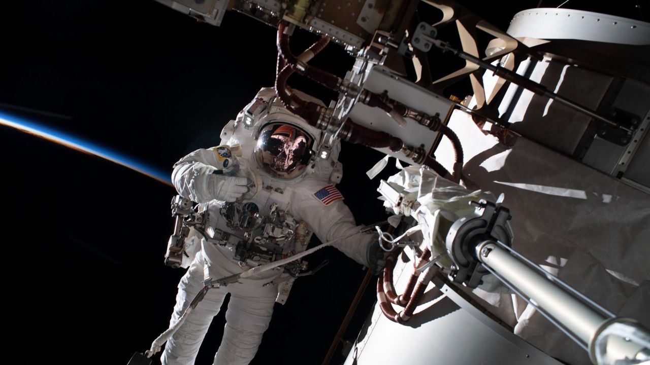 iss068e022435 (Nov. 15, 2022) --- NASA astronaut and Expedition 68 Flight Engineer Frank Rubio is pictured during a spacewalk tethered to the International Space Station's starboard truss structure. Behind Rubio, the last rays of an orbital sunset penetrate Earth's thin atmosphere as the space station flew 258 miles above the African nation of Algeria.
Date Created:2022-11-15