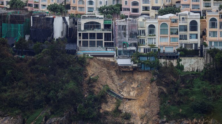 A view shows the aftermath of a landslide beneath luxury houses in the high-end Redhill Peninsula in Tai Tam after heavy rain days ago in Hong Kong, China, September 10, 2023. REUTERS/Tyrone Siu
