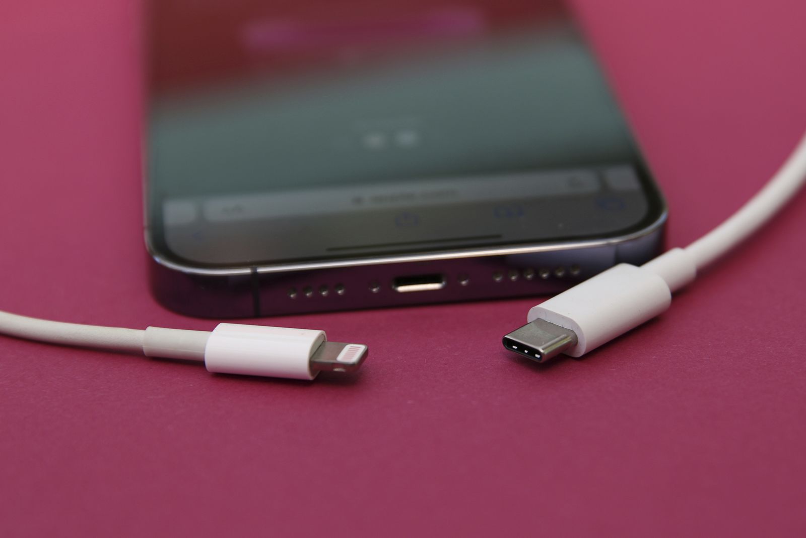 Apple, Chargeur iPhone USB Original