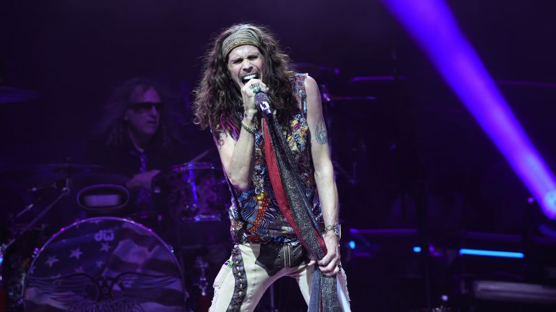 Steven Tyler a le cœur brisé à cause d’une blessure qui a retardé la tournée d’Aerosmith