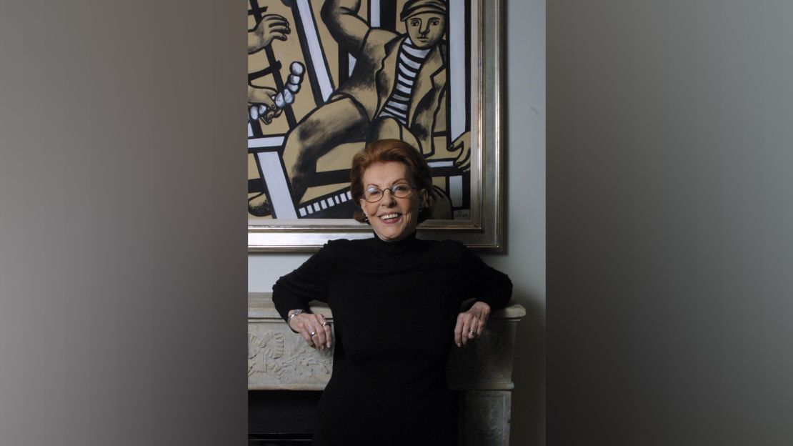 Art collector Emily Fisher Landau died earlier this year, aged 102. She is pictured here in front of Fernand Léger's "Étude pour Les Constructeurs" in her home in Manhattan in 2002.




