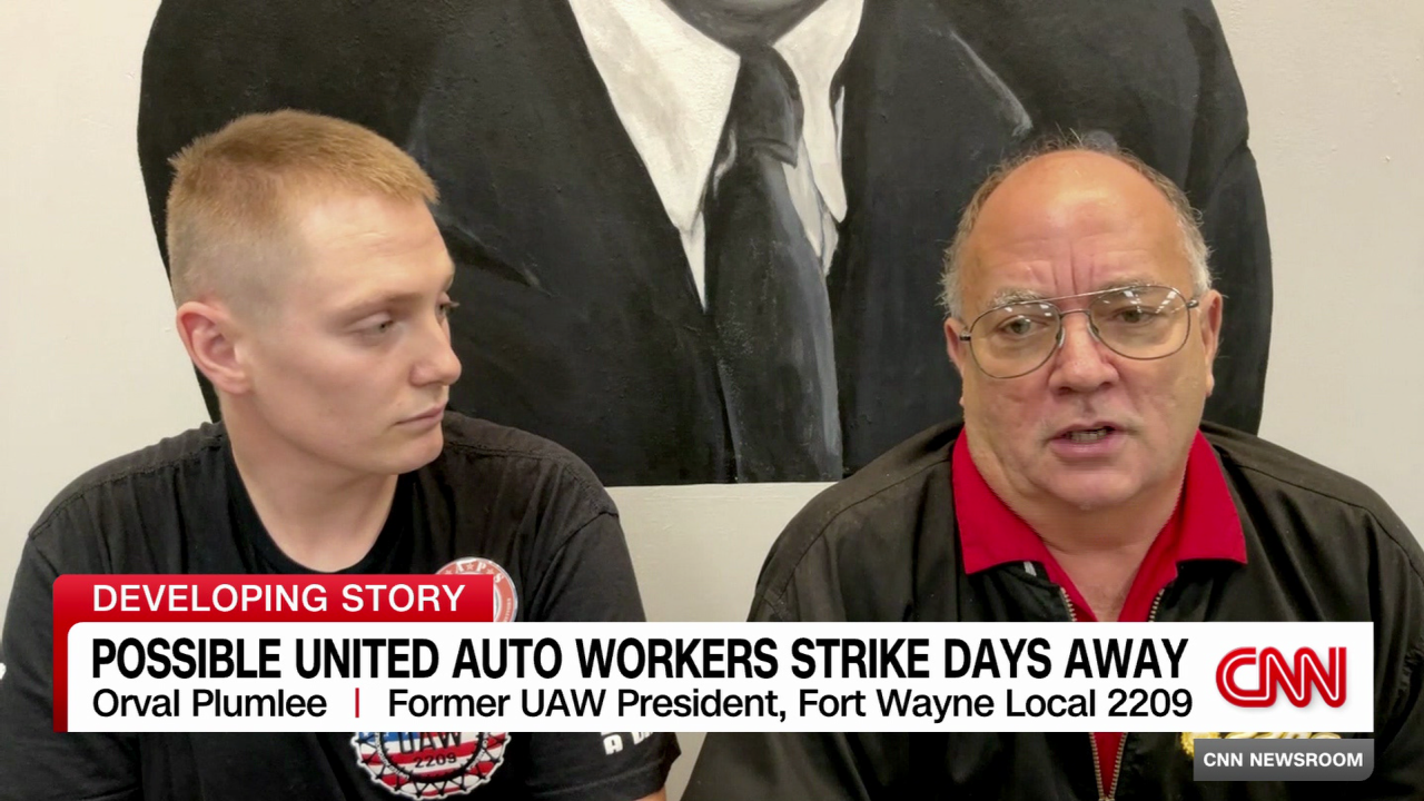 exp UAW Strike 091304ASEG1 cnni us_00002801.png