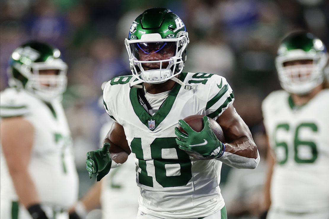 New York Jets wide receiver Randall Cobb (18) warms up before playing against the Buffalo Bills in an NFL football game, Monday, Sept. 11, 2023, in East Rutherford, N.J. (AP Photo/Adam Hunger)