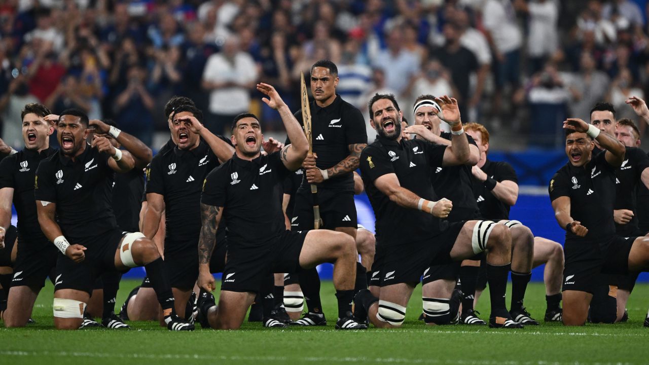 PARIS, FRANCE - SEPTEMBER 08: New Zealand perform the haka ahead of the Rugby World Cup France 2023 match between France and New Zealand at Stade de France on September 08, 2023 in Paris, France. (Photo by Mike Hewitt/Getty Images)