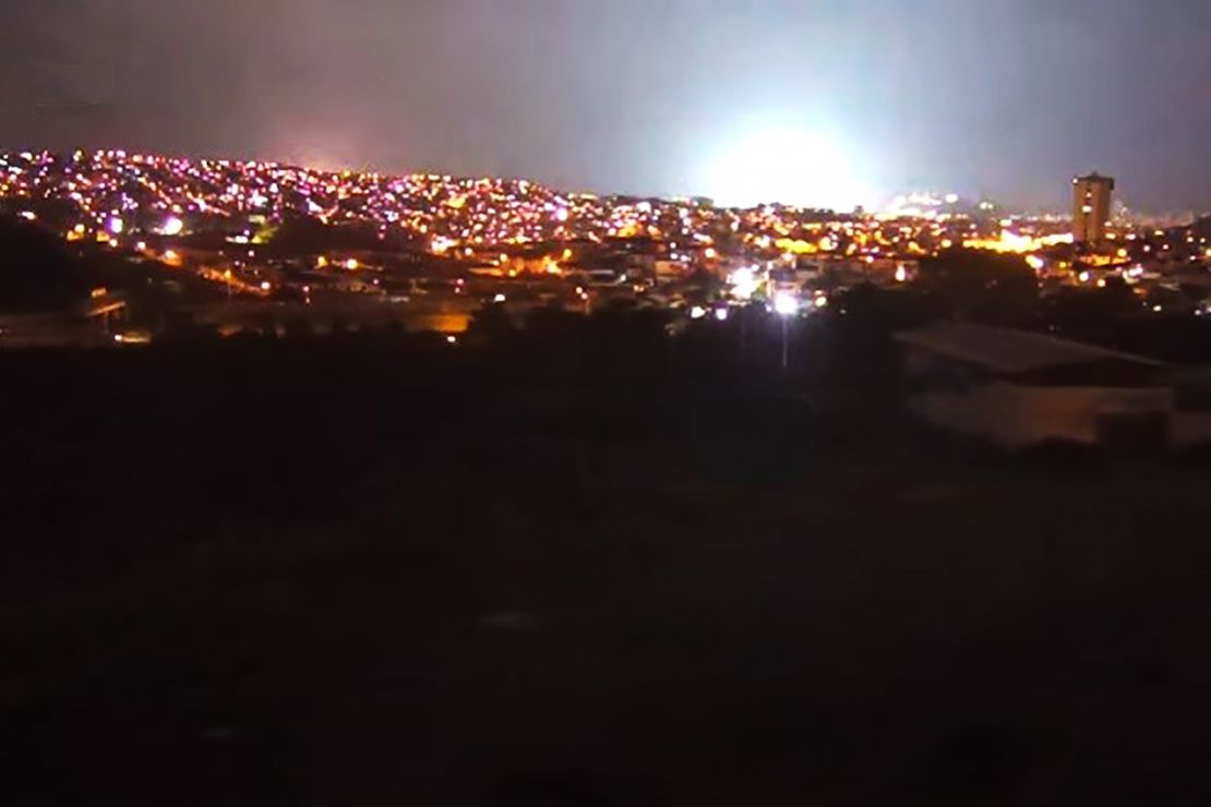 Earthquake lights spotted in Guayaquil, Ecuador, shine white.