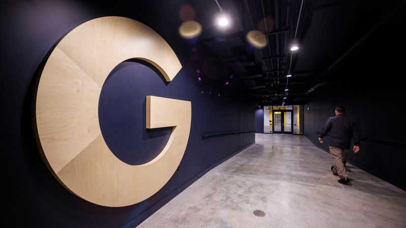 Google потвърди че ще уволни стотици членове на персонала които