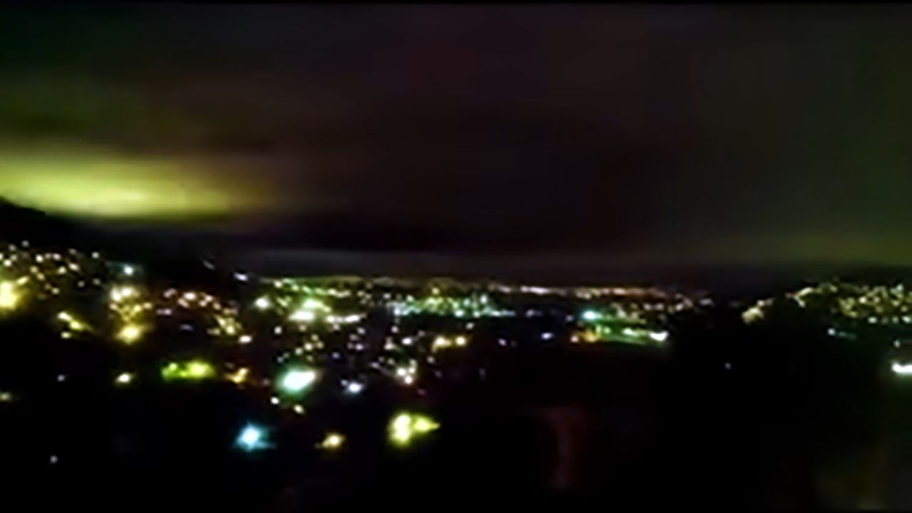 'Earthquake lights' flash during a 2017 quake in Mexico City.