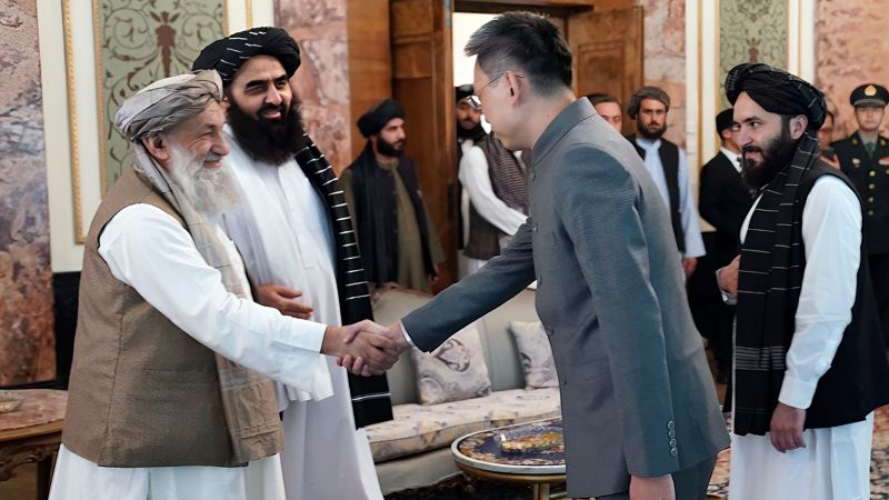 Талибаните приветстват новия посланик на Китай в Афганистан на пищна церемония