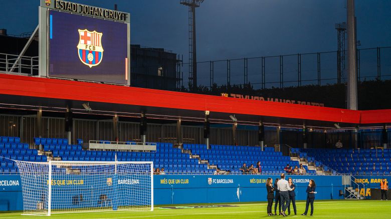 The referees talk on the field at Johan Cruyff Stadium after the first day of Liga F 23-24 was suspended because of the strike of women players who demand a wage improvement on September 10, 2023 in Barcelona, Spain. (Photo by Ruben Lucia/NurPhoto via Getty Images)
