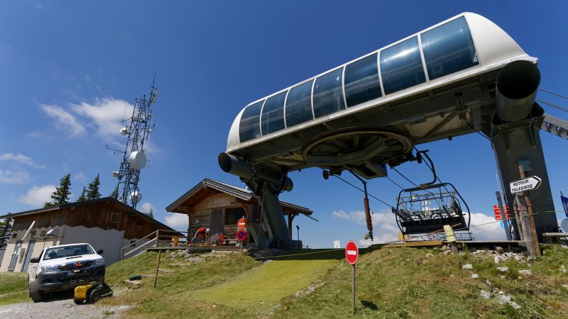 Francouzské lyžařské středisko se trvale uzavírá, protože není dostatek sněhu
